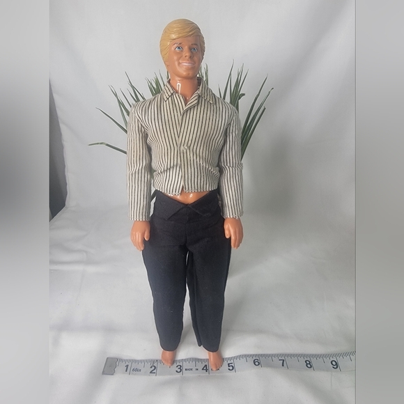 Dressed Ken - Picture 1 of 2